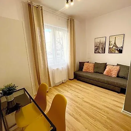 Hotel Hello *